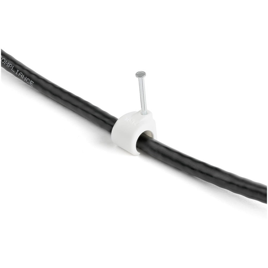 StarTech.com Lot de 100 clips de câble XL avec clou - Pinces à clouer réutilisables - Clips de montage/maintien de cordon - Attaches de câbles blanches TAA CBMNMCC4