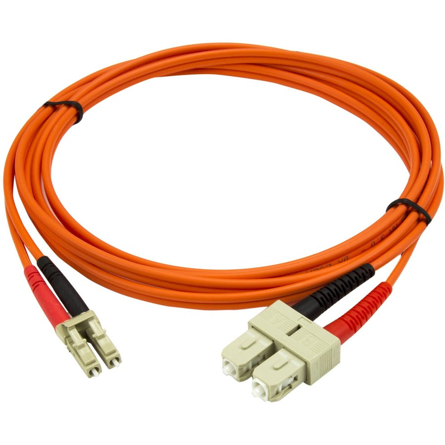 Câble à fibre optique StarTech.com de 2 m - Multimode Duplex 50/125 - Cordon de raccordement à fibre optique LSZH - LC/SC 50FIBLCSC2