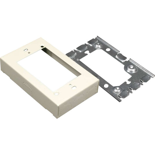 Adaptateur d'extension de type encastré à trois groupes C2G Wiremold 700 16174