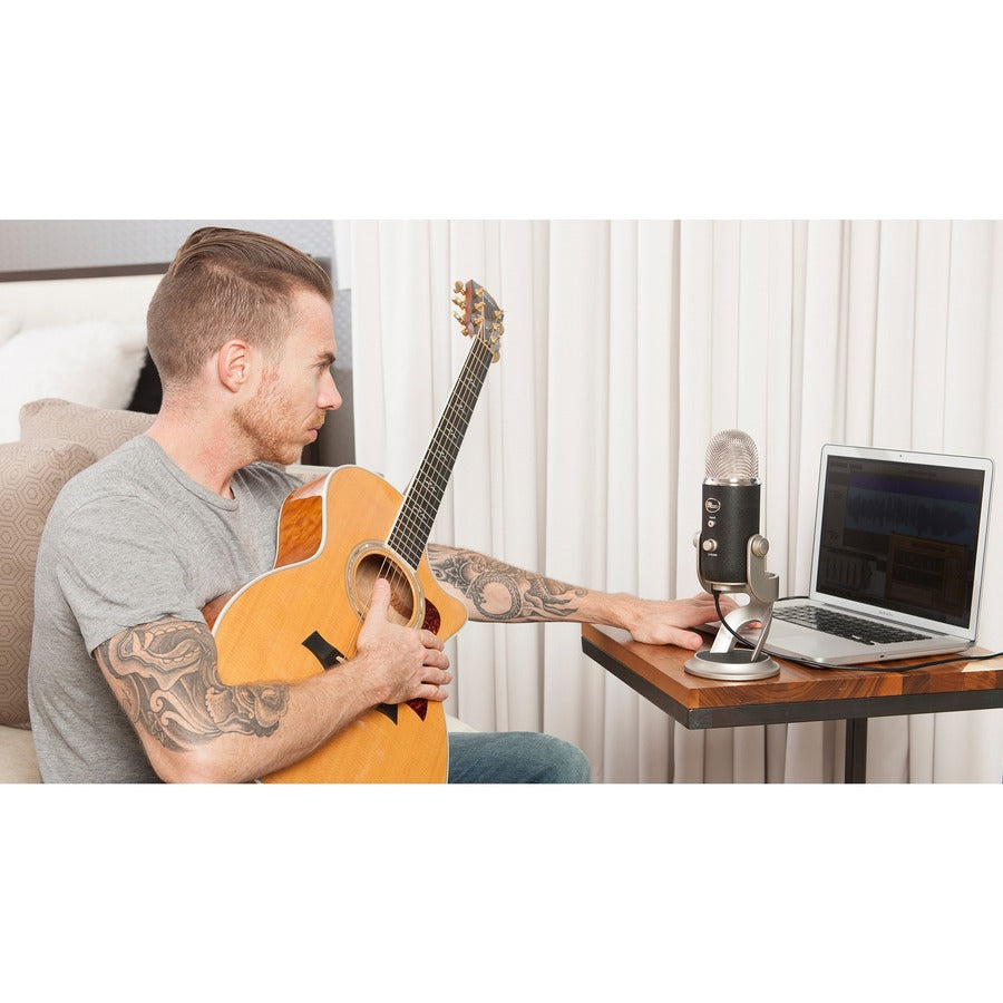 Blue Yeti Pro Wired Condenser Microphone 988-000092